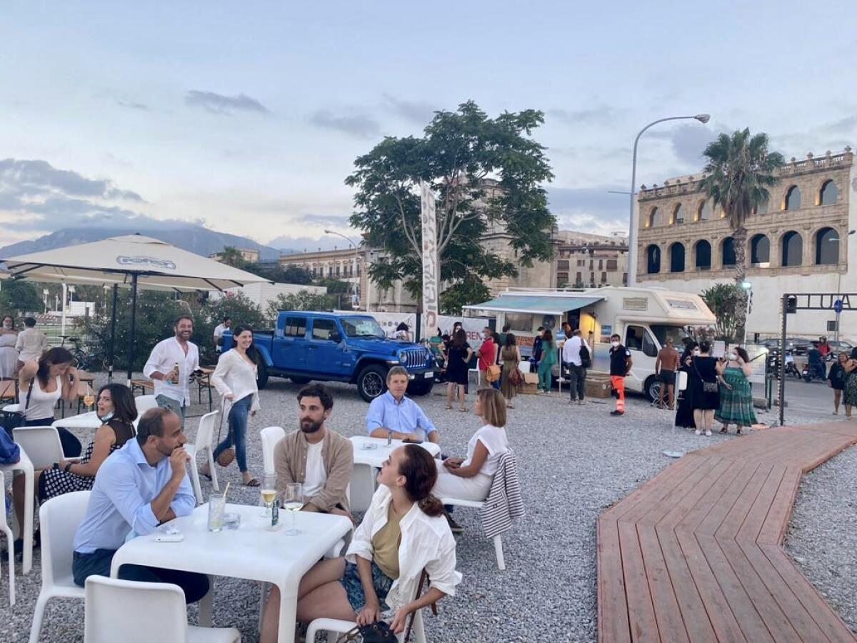 Covid, a Palermo risposta positiva al primo “AperiVax” - 