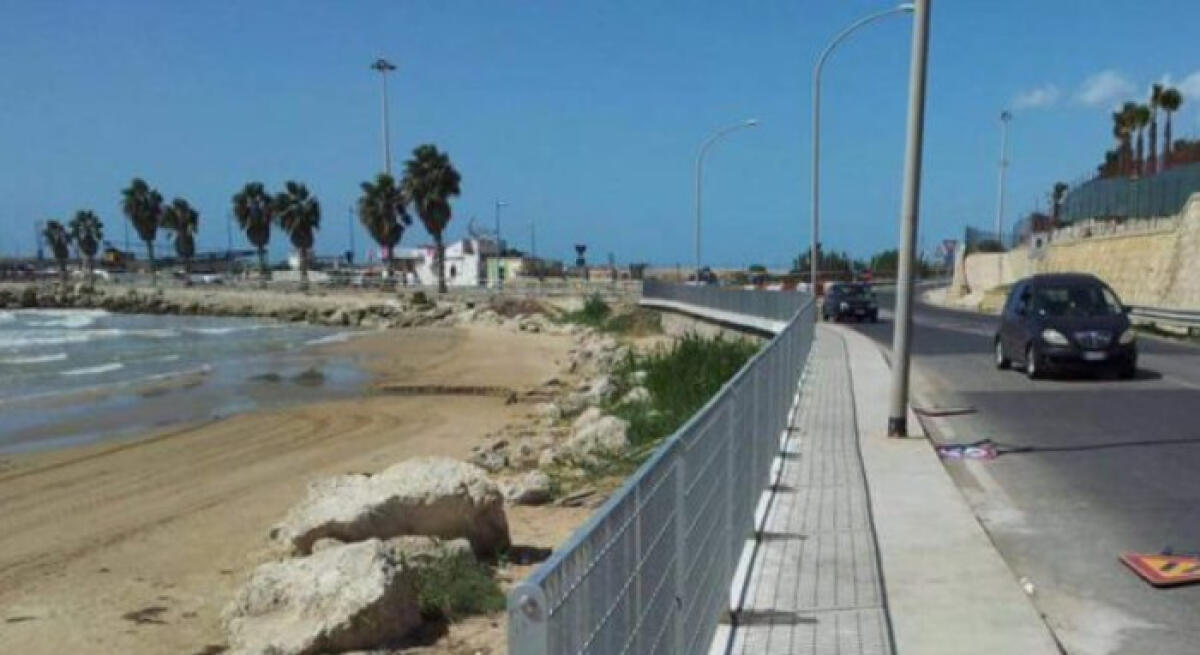 Gela si risveglia in zona rossa, strade e spiagge deserte -