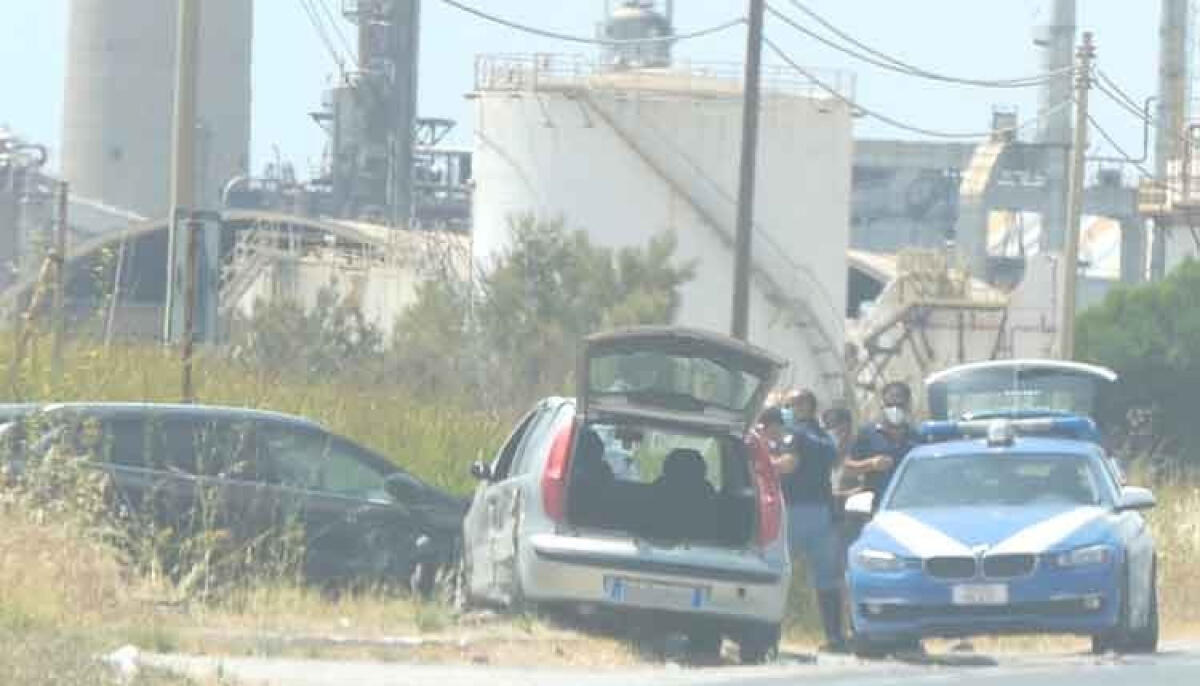 Scontro stradale alle porte della città, danni ad auto e furgone: ci sono feriti - 