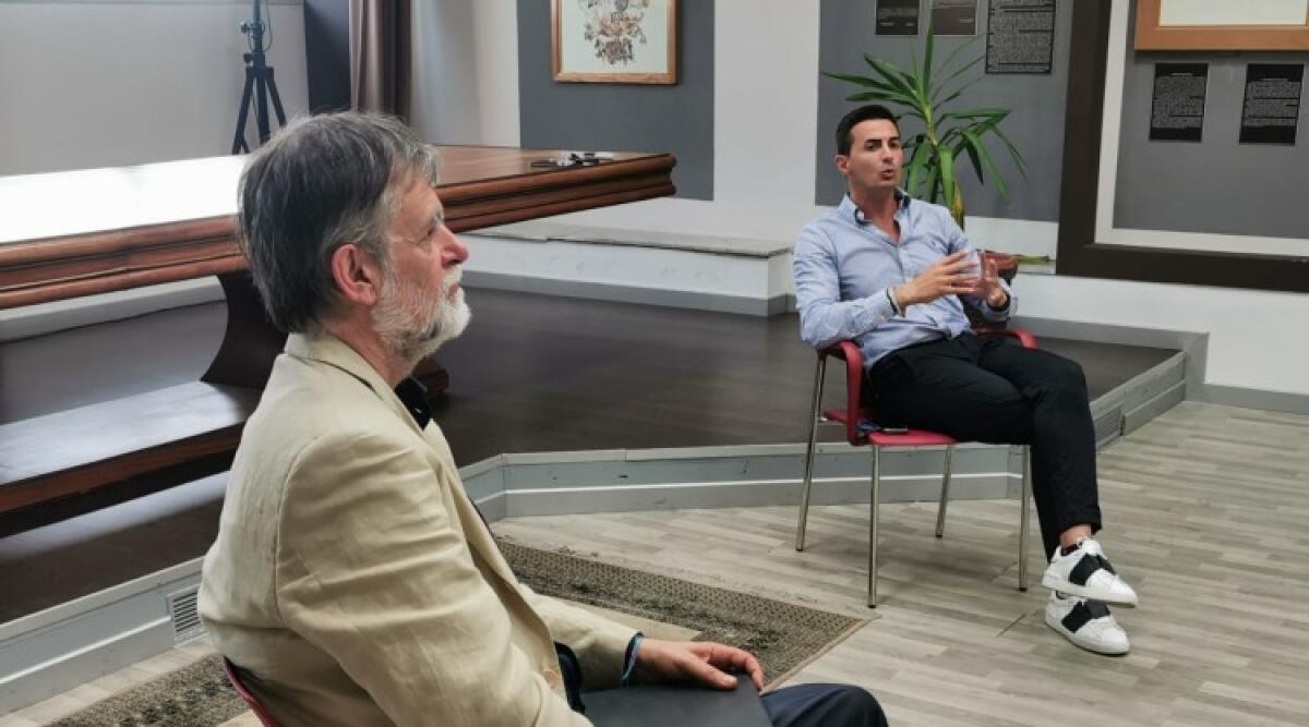 "Gelawelcome", l'infopoint online: "Contatto diretto con turisti e visitatori" - Jacopo Fo (ideatore di Gela le radici del futuro) e l'assessore Cristian Malluzzo