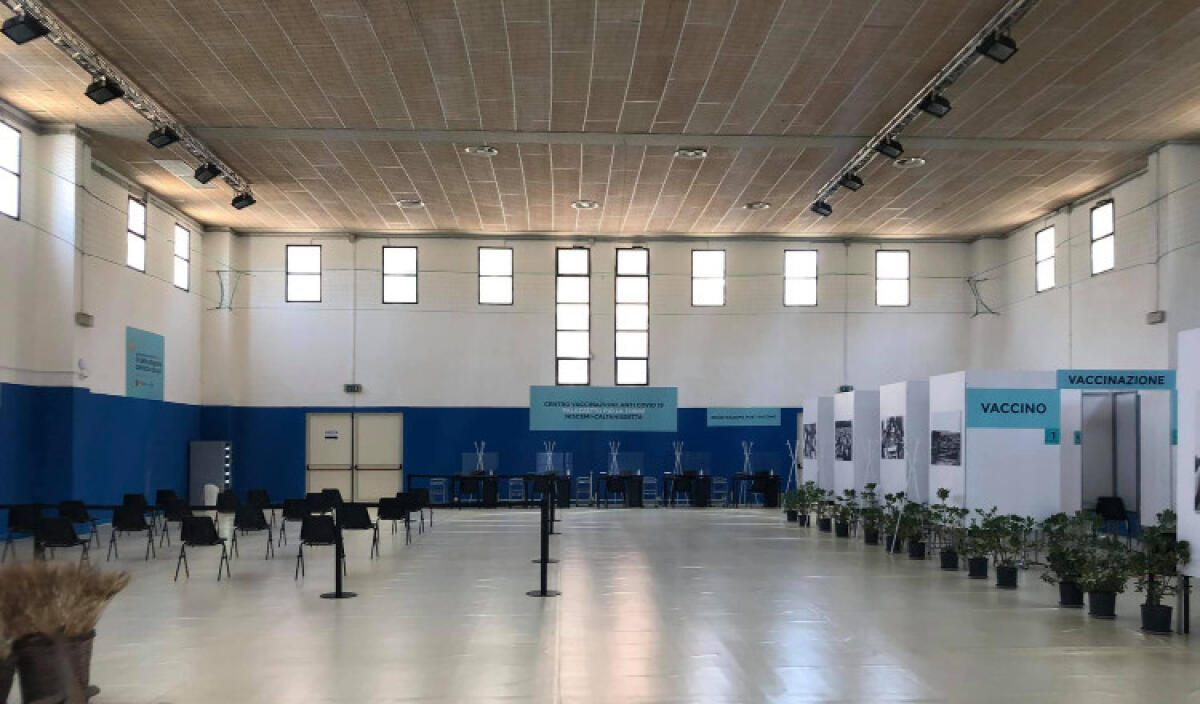 A Niscemi partito l'hub vaccinale, Conti: "Grande risultato per la città" - L'hub è partito a Niscemi