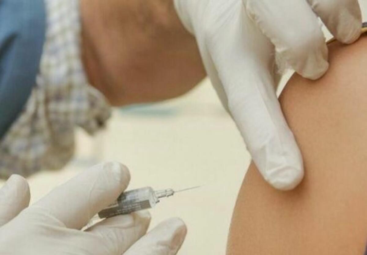 Vaccino, Aifa approva Moderna per la fascia di età 12-17 - 