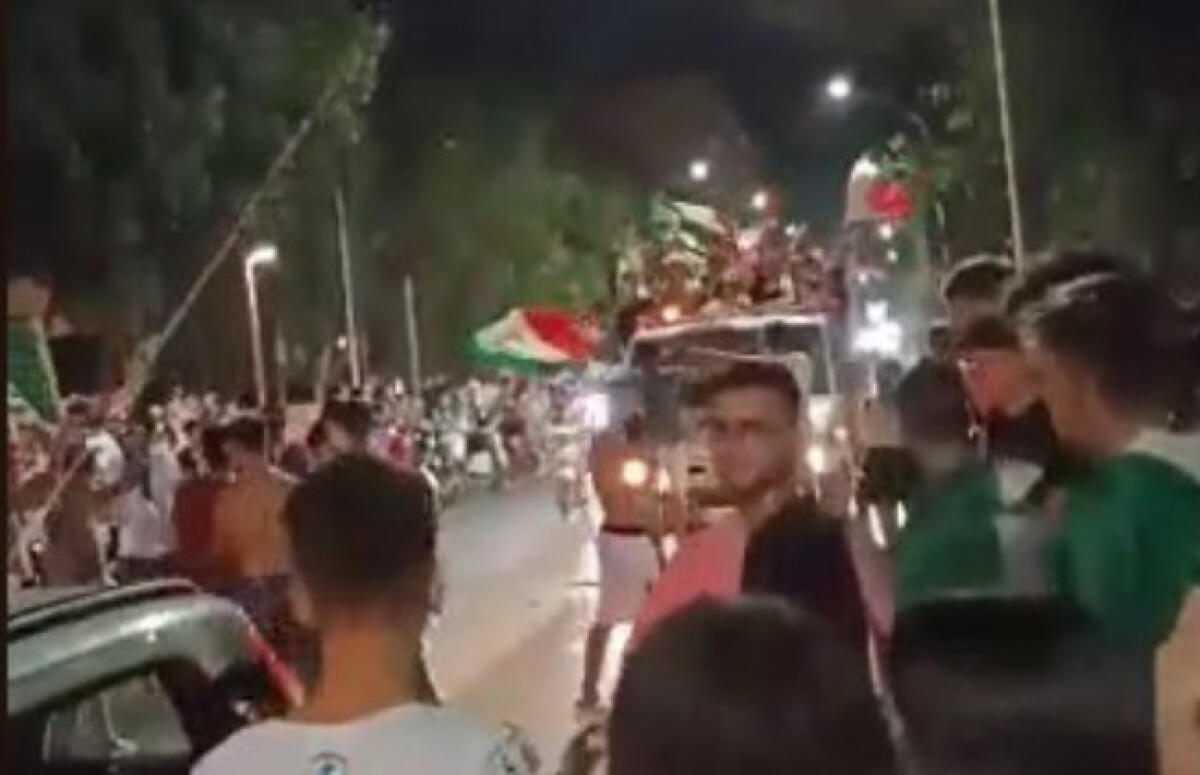 Italia campione, festeggiamenti in città fino a tarda notte: tifo in strada e in piazza - Festeggiamenti fino a tarda notte