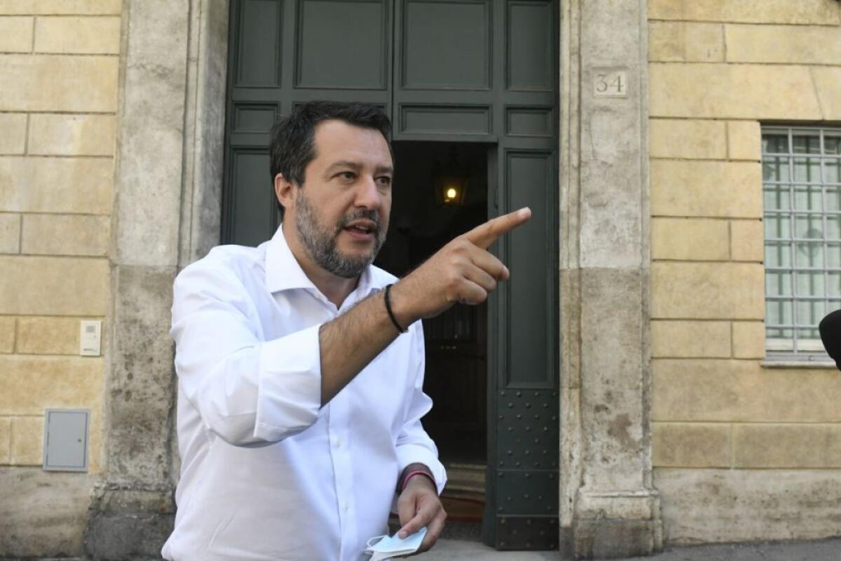 Carceri, Salvini “Chi sbaglia paga ma agenti non sono tutti macellai” - 