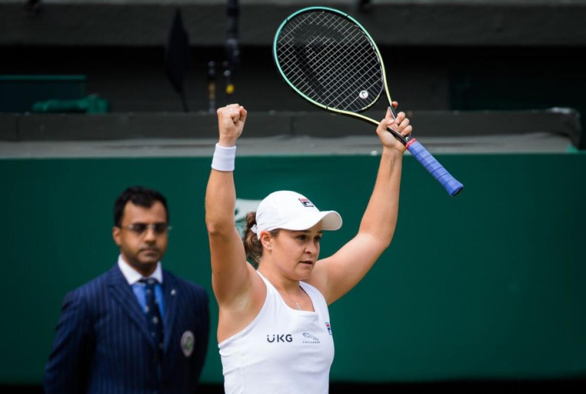 Barty regina di Wimbledon, domani Berrettini-Djokovic - 