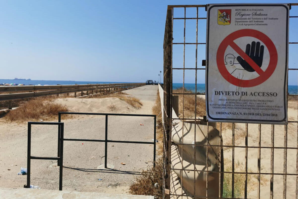 Tuffi dal pontile pericolante, Il Comune ignora la messa in sicurezza - L'accesso al pontile sbarcatoio