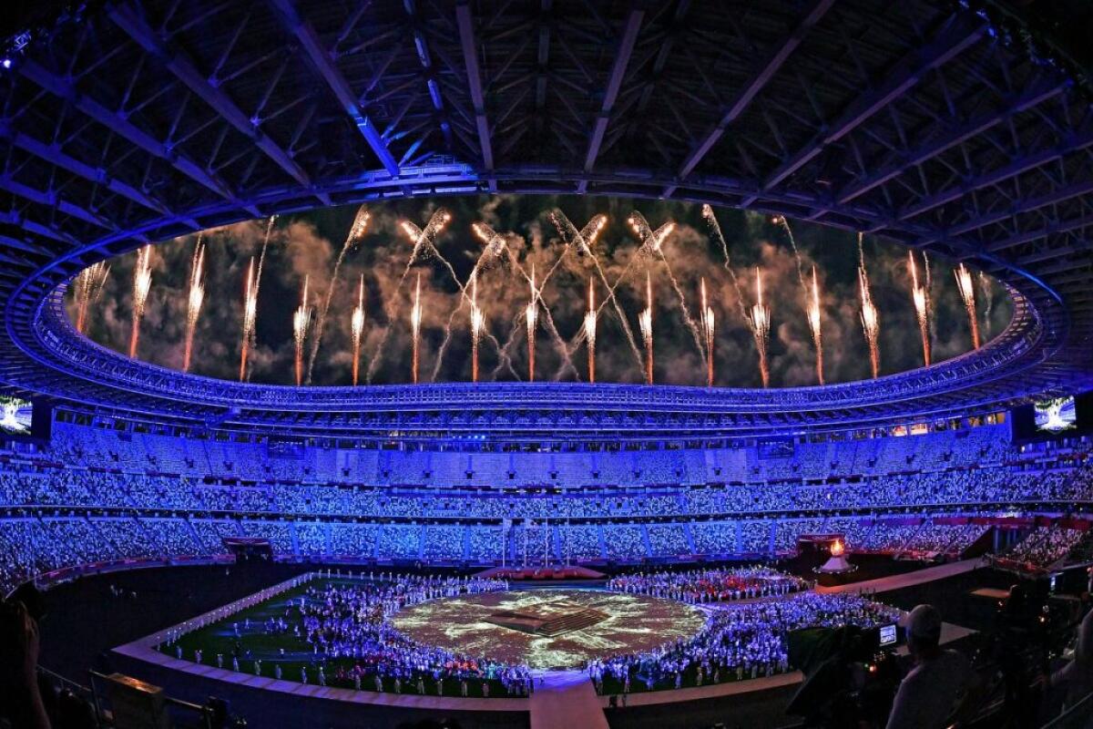 Chiusi i Giochi a Tokyo, testimone passa a Parigi 2024 - 