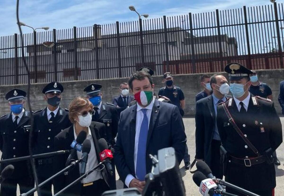 Gregoretti, per il gup di Catania Salvini ha agito secondo le norme - 