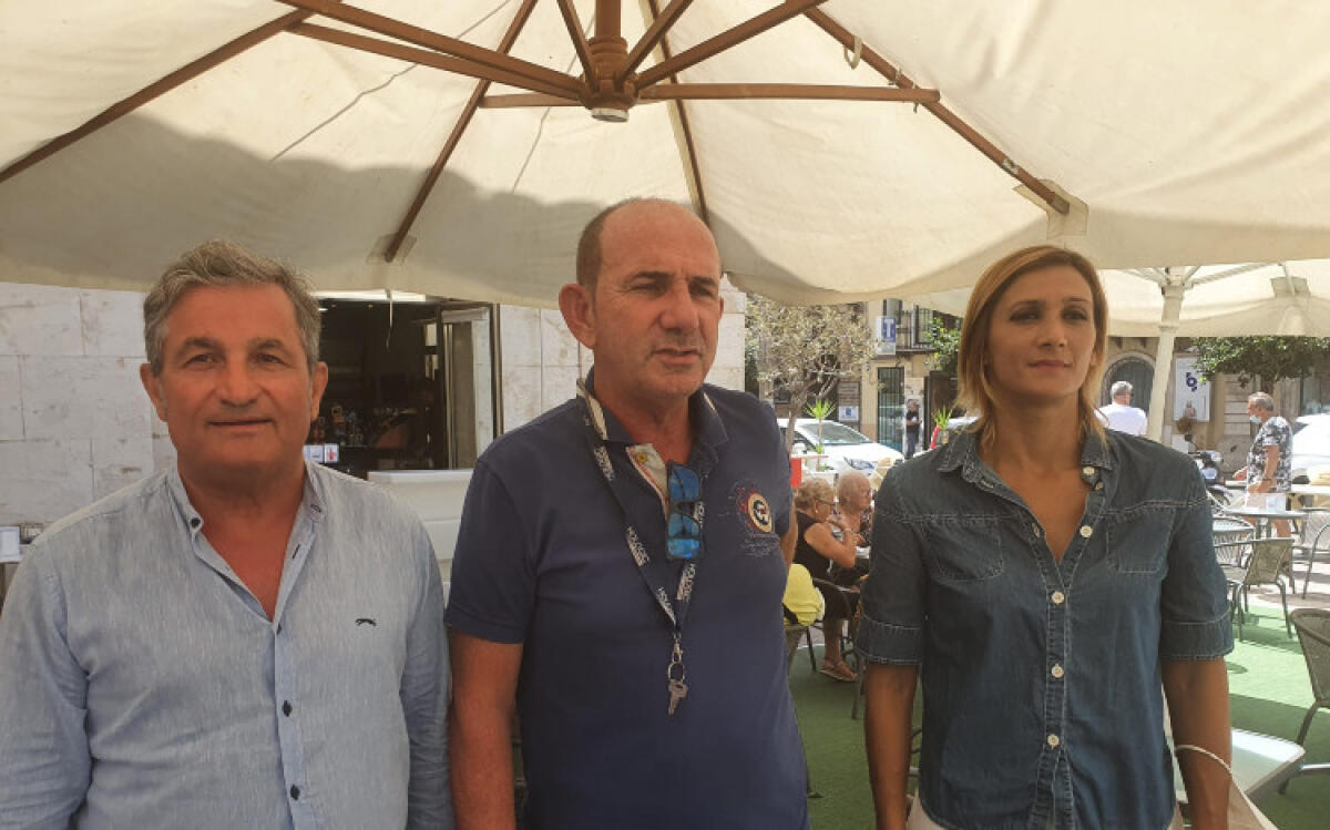 "A Greco solo promesse e selfie in Regione", Siragusa: "Gli atti per evento alle Mura" - Siragusa e i due consiglieri comunali Alessandra Ascia e Gaetano Orlando