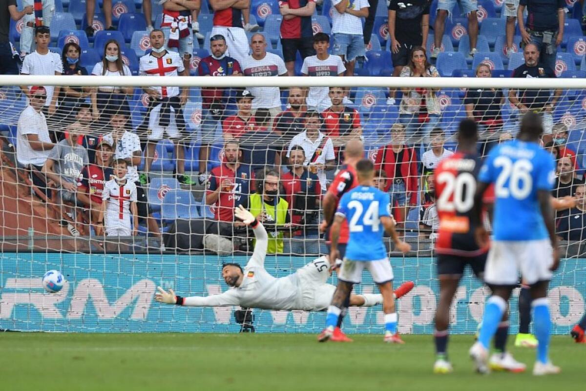 Il Napoli vince in casa Genoa, decice Petagna - 