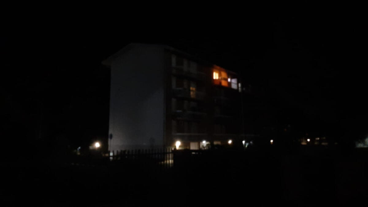 Via Sabbioncello al buio, residenti stanchi: "Dopo due anni non è cambiato nulla" - La zona al buio