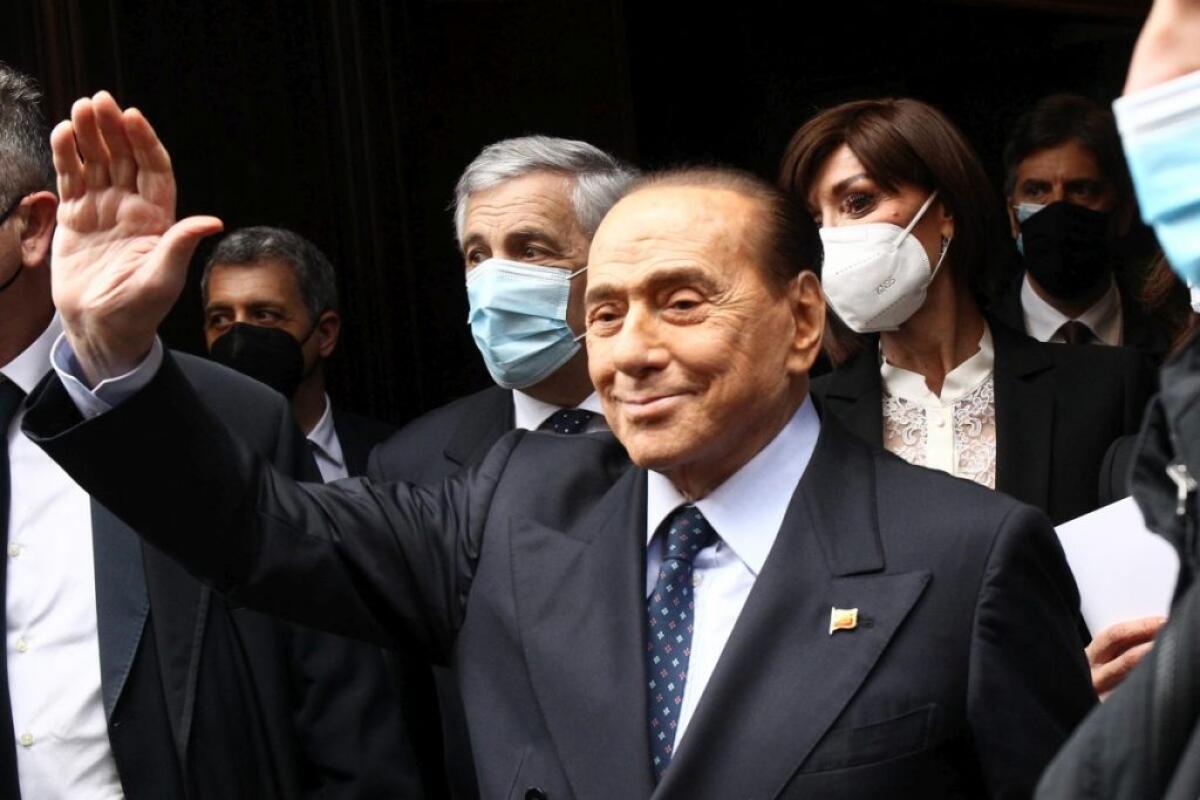 Berlusconi ricoverato al San Raffaele di Milano - 