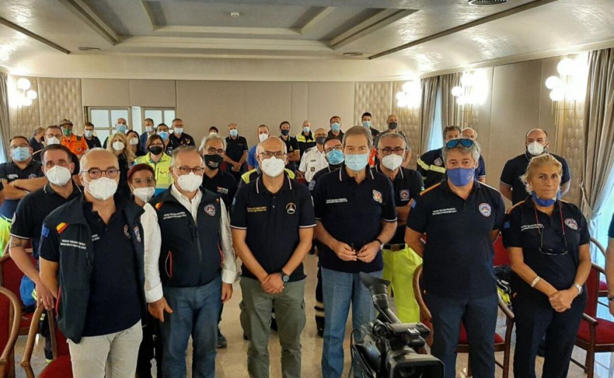 Incendi in Sicilia, Musumeci e Curcio “Grazie ai volontari” - 