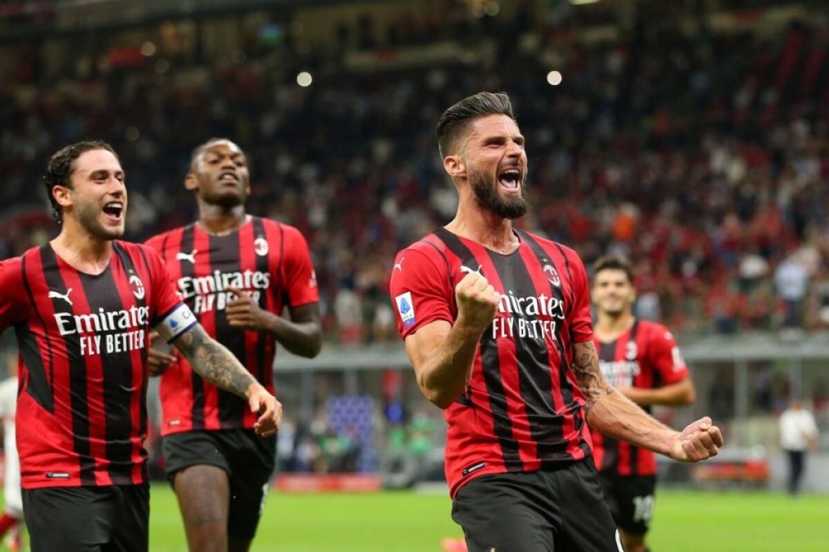 Milan a valanga sul Cagliari, doppietta Giroud - 