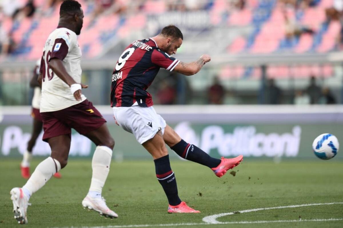 Bologna-Salernitana 3-2, doppio De Silvestri e Arnautovic - 