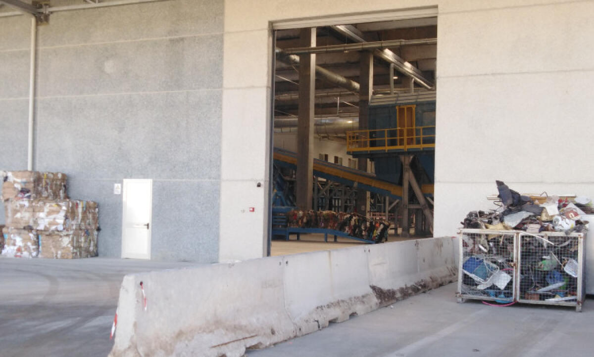 Timpazzo, aggiudicati lavori per il Tmb: individuata azienda che effettuerà interventi - L'area del Tmb a Timpazzo