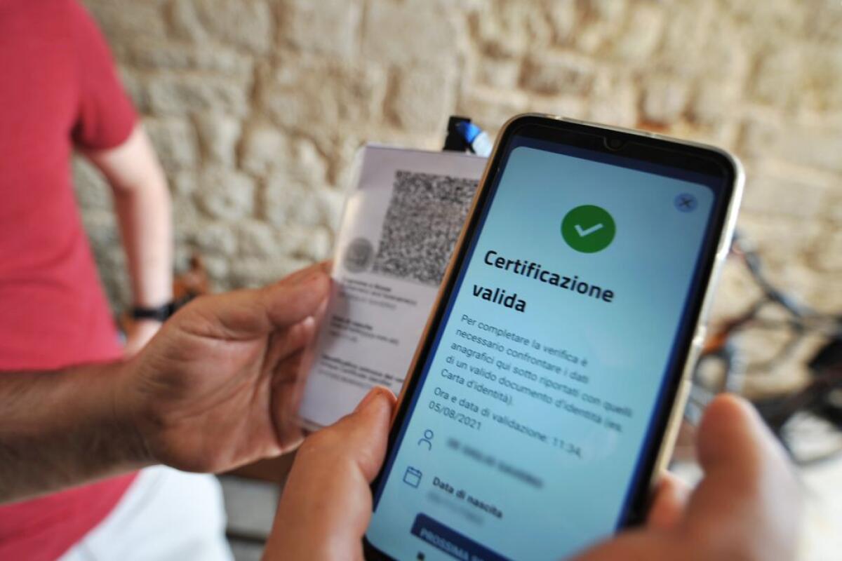 Green pass, Governo approva obbligo per scuola e trasporti - 