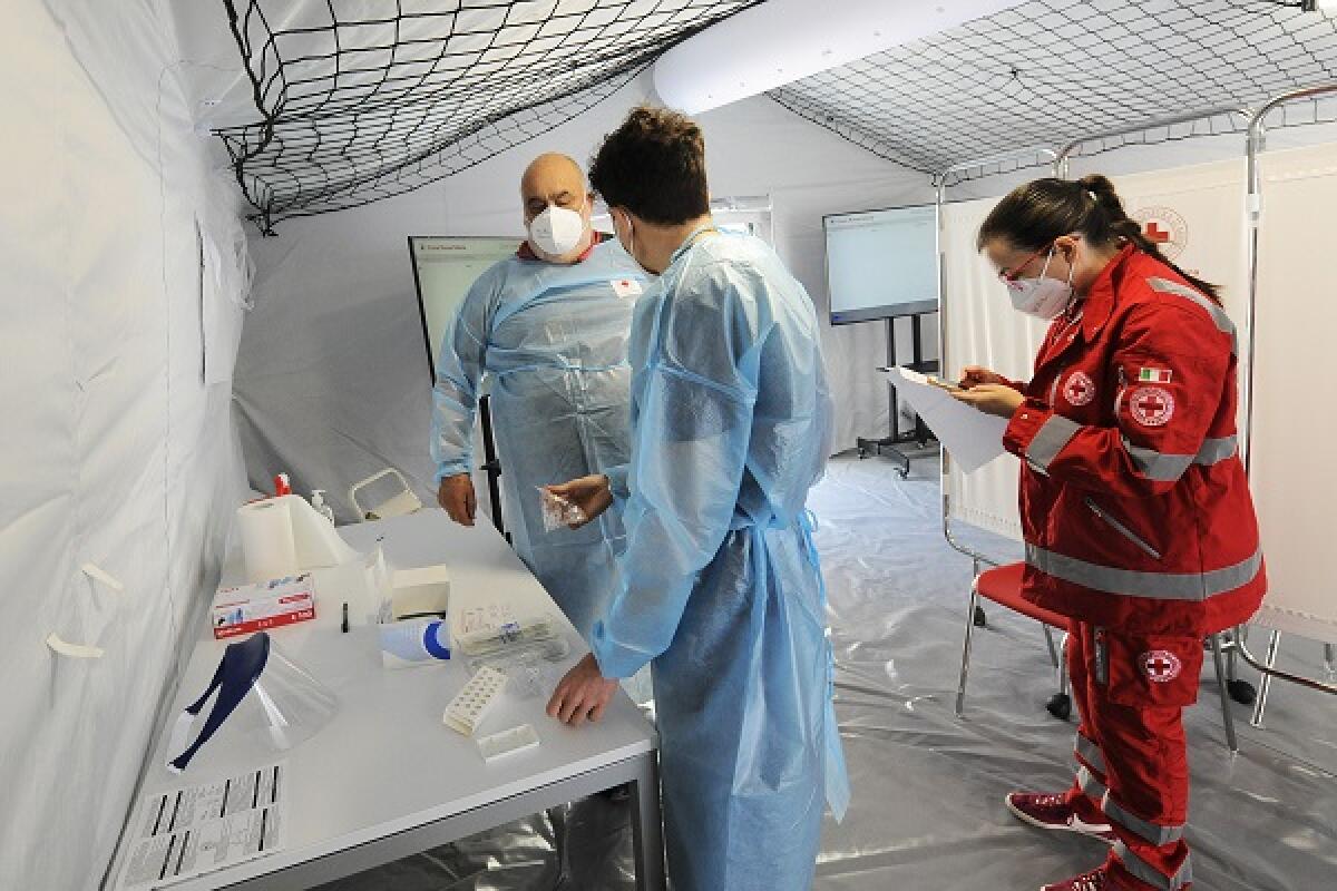 Covid, 7.224 casi e 49 decessi: tasso positività 3.2% - 