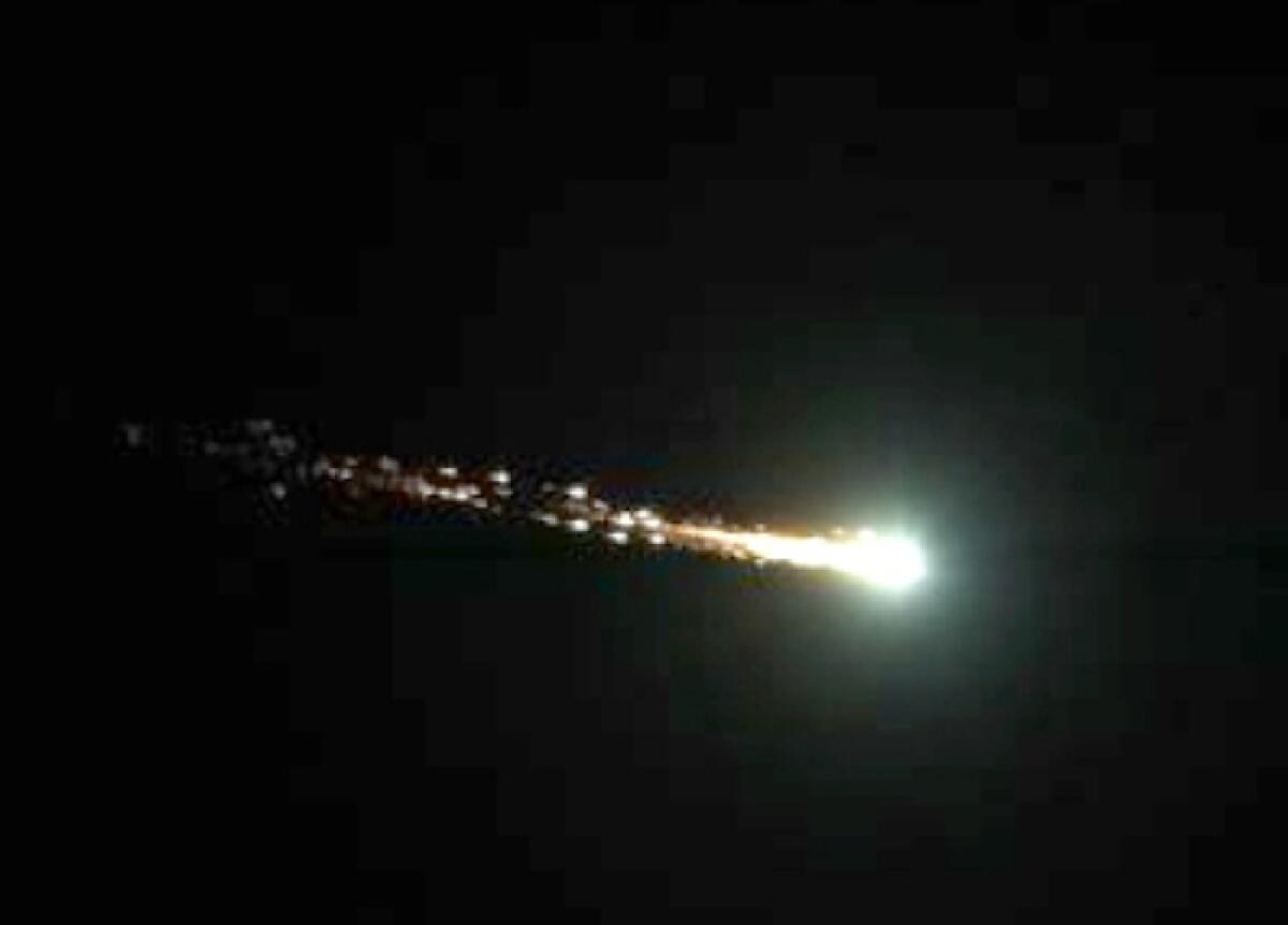 Il meteorite che si è disintegrato in atmosfera è stato visto anche in città -
