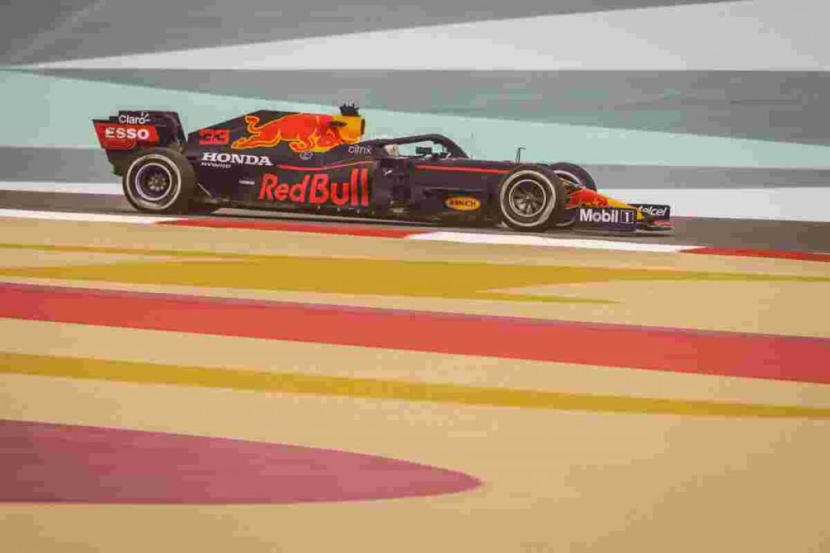 Verstappen vola nelle libere in Belgio, poi finisce fuori come Leclerc - 