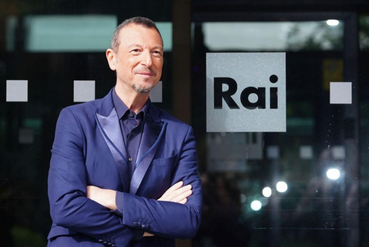 Tris di Amadeus, condurrà anche l’edizione 2022 del Festival di Sanremo - 