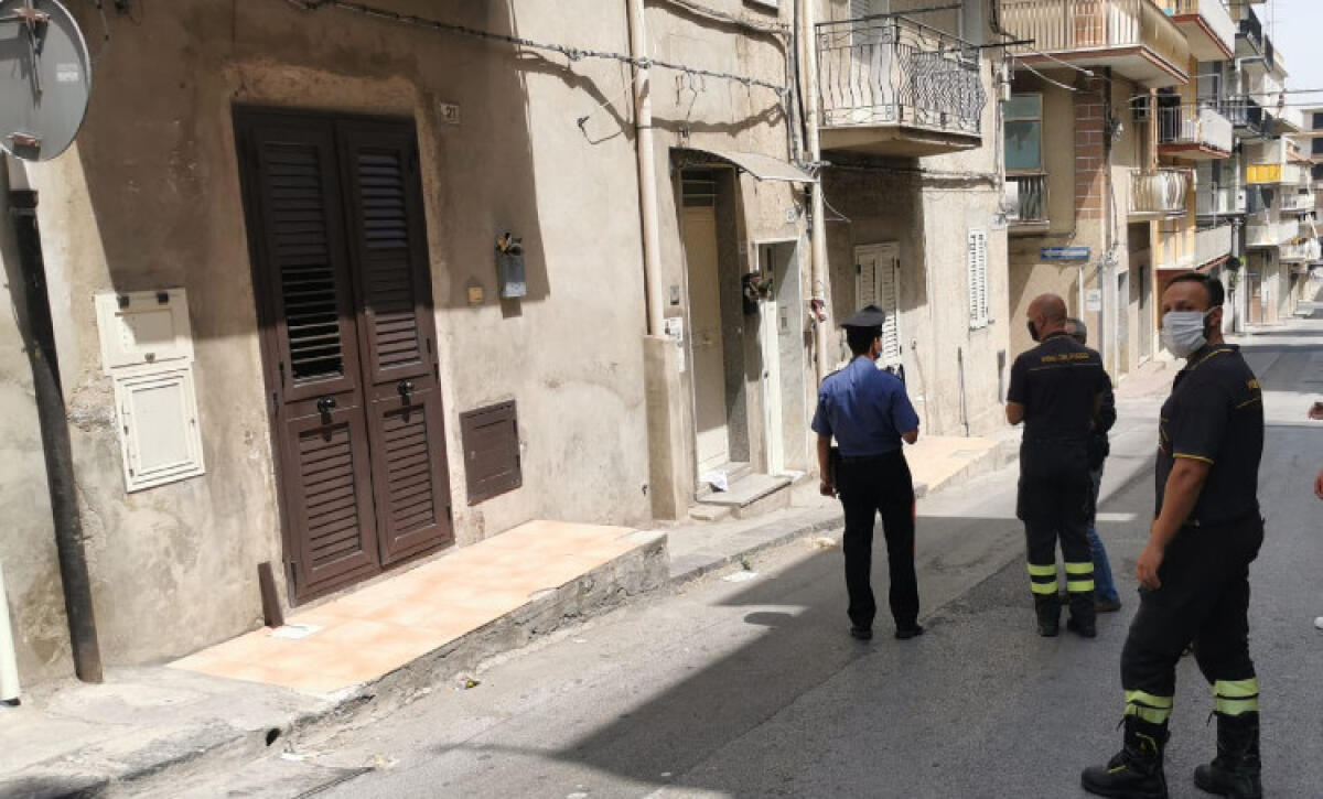 Un uomo morto in un'abitazione a Carrubbazza, partiti gli accertamenti -