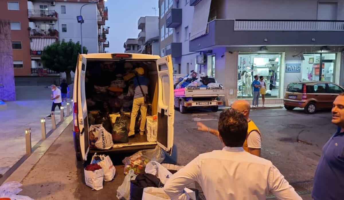 Vestiti, coperte e tanti aiuti per i profughi, il Lions Club con gli afgani in fuga - 