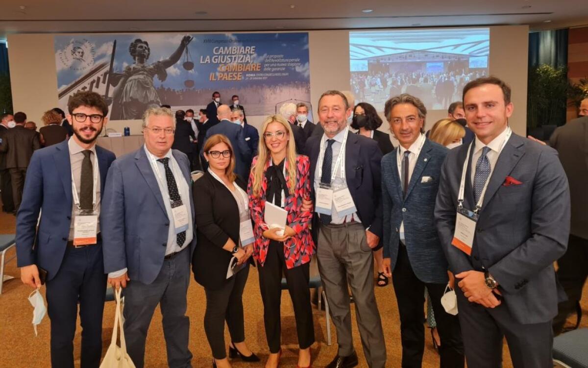 Unione nazionale Camere penali a congresso, delegazione locale ha partecipato ai lavori - Gli avvocati della Camera penale "Eschilo" al congresso nazionale