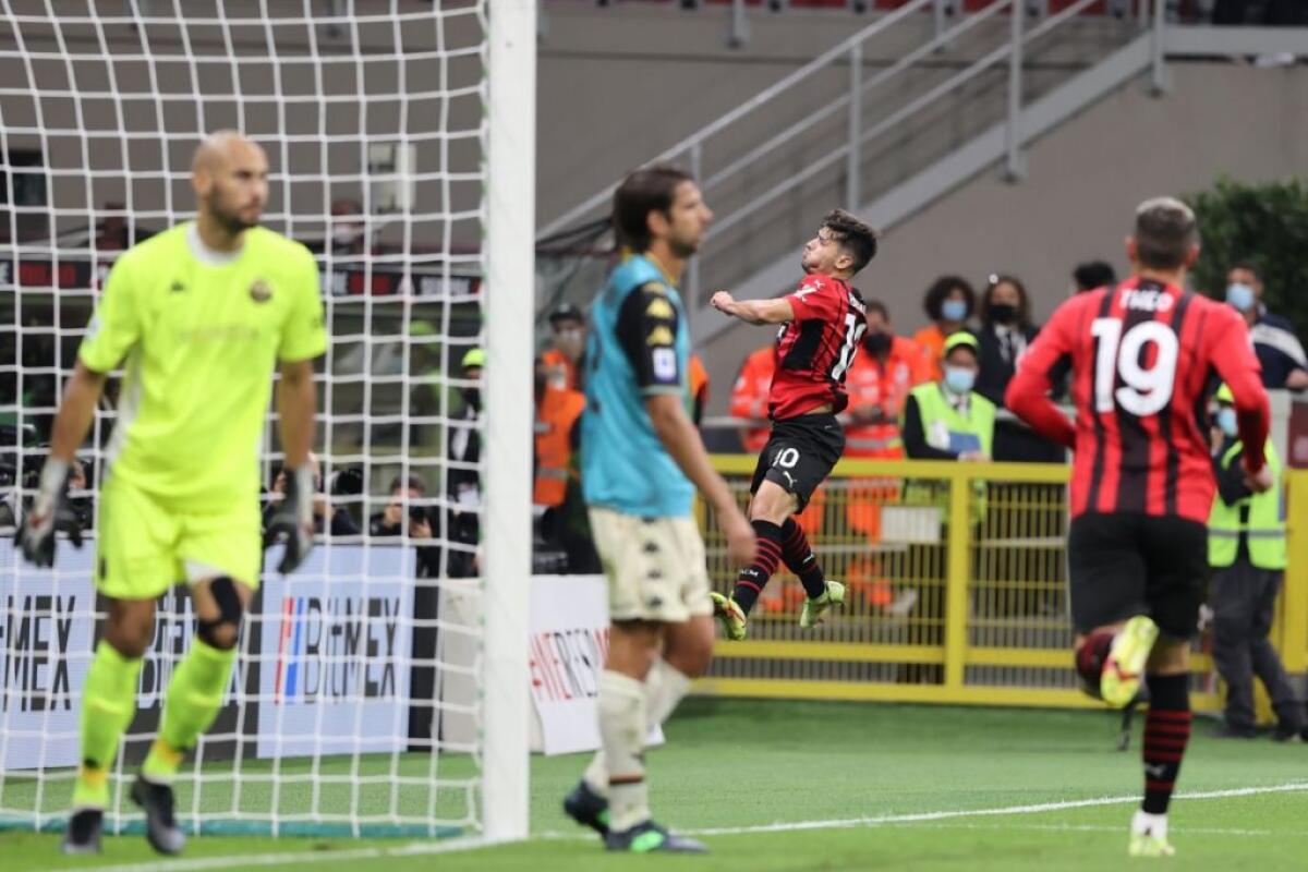 Milan-Venezia 2-0, rossoneri in vetta con l’Inter - 