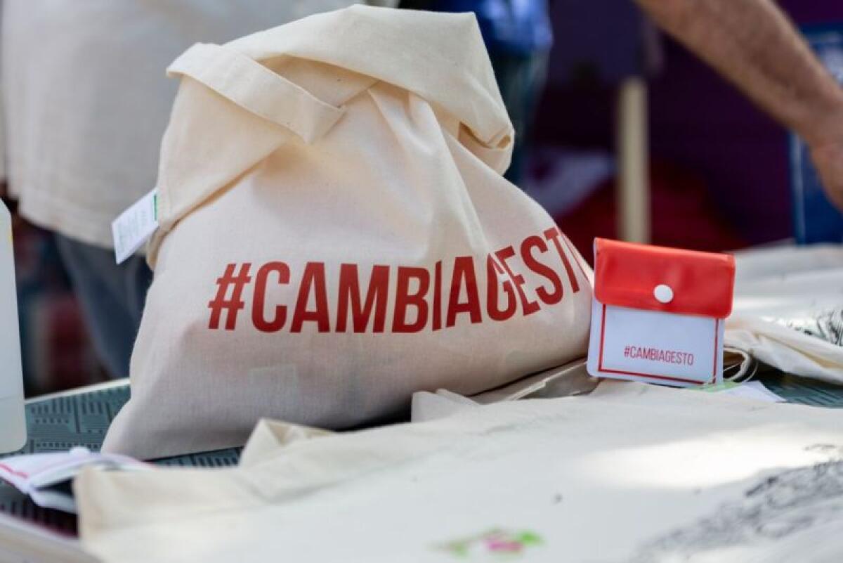 Terza tappa tour di #Cambiagesto contro inquinamento da mozziconi - 