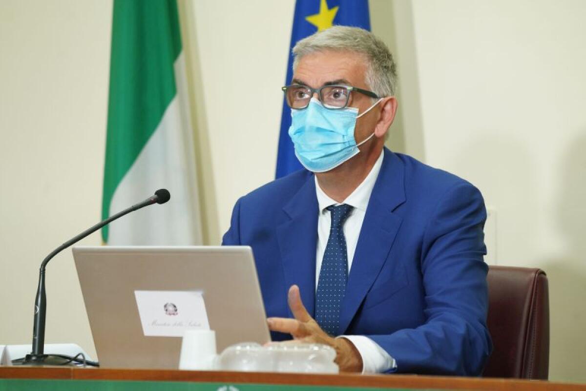 Covid, Brusaferro “Situazione stabile, lievemente decrescente” - 