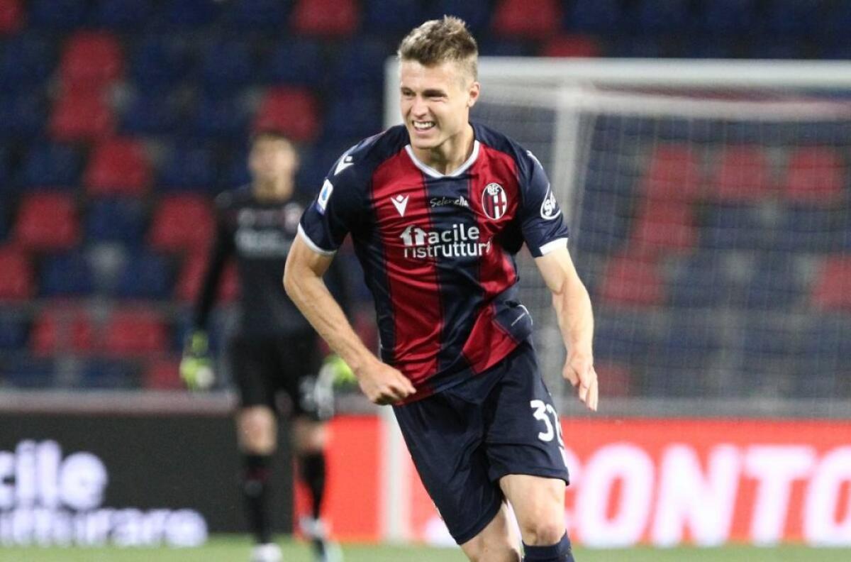 Bologna di misura sul Verona, la decide Svanberg - 