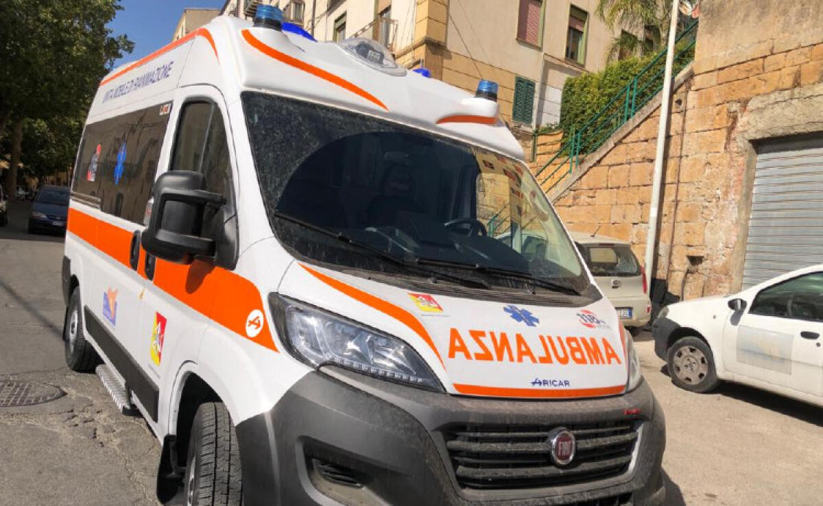 Nuova ambulanza per emergenza, ma manca tutto: sabato vertice su allerta Covid - La nuova ambulanza