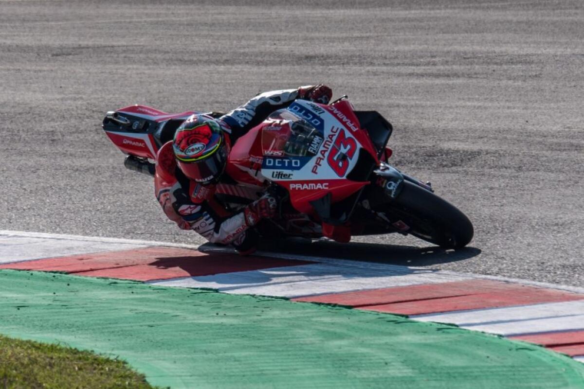 A Misano Bagnaia concede il bis davanti a Quartararo, 3° Bastianini - 