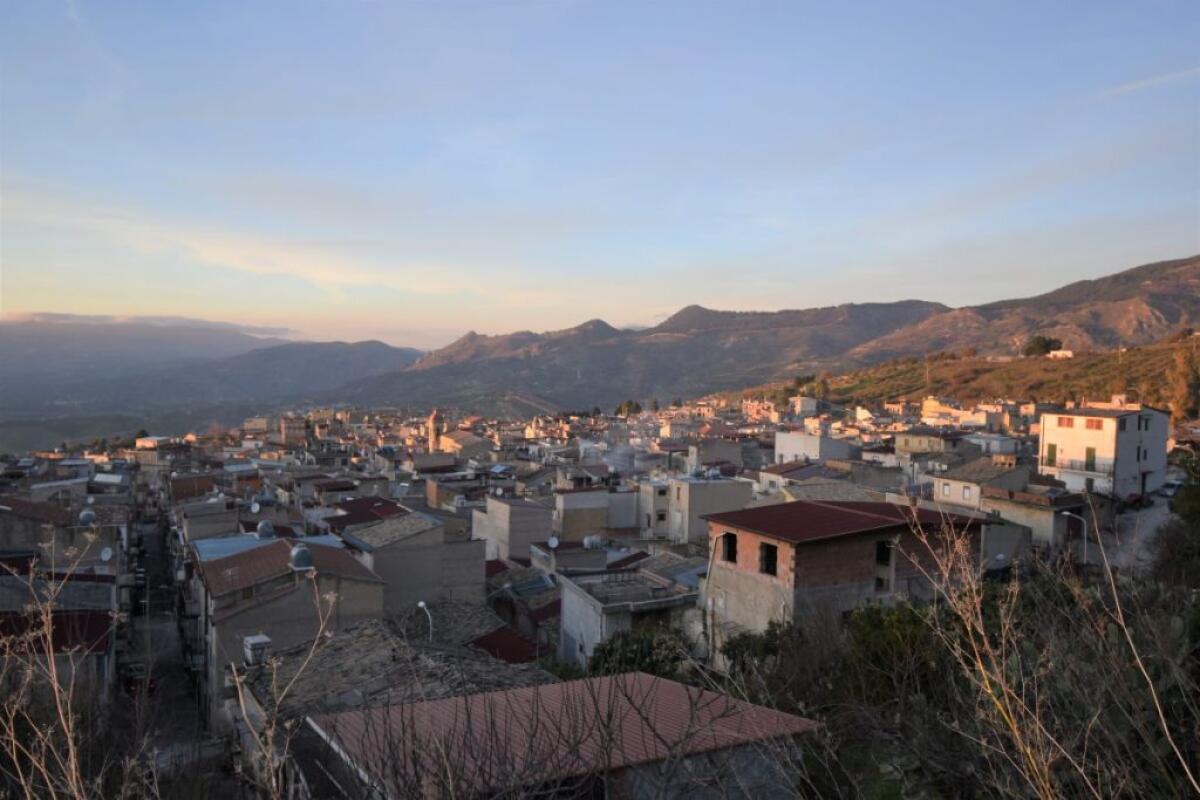 Auto in un burrone, muore 18enne nell’Agrigentino - 