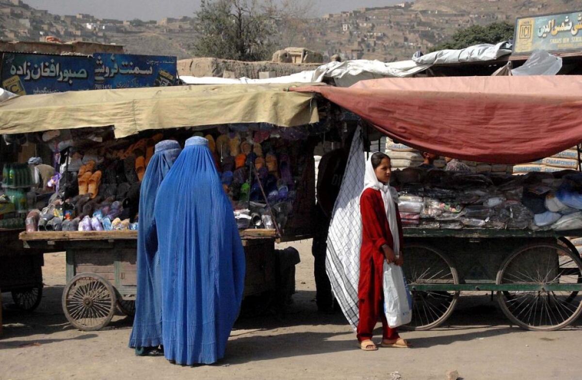 Afghanistan, i talebani vietano alle donne di fare sport - 