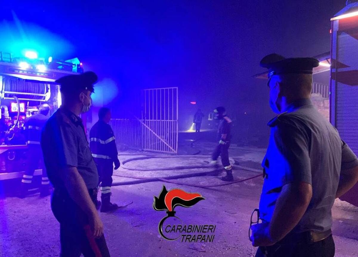 Incendio in baraccopoli nel Trapanese, un morto - 