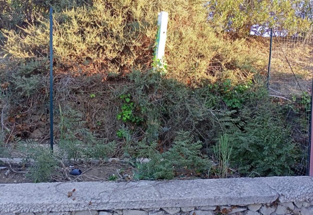I ladri di ferro non si fermano, per la terza volta rubate tutte le grate a Montelungo - I ladri hanno portato via tutte le grate