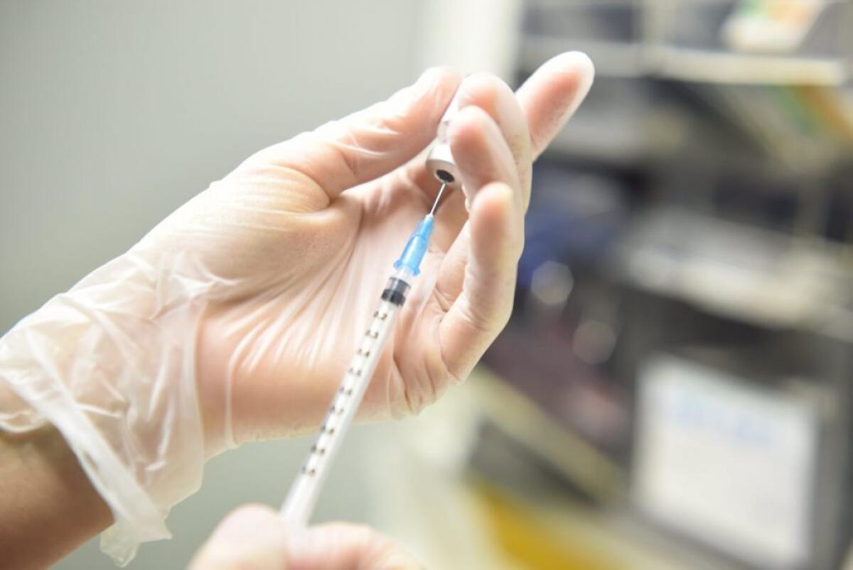 "Problemi tecnici in laboratorio", niente dati contagi Covid: un altro decesso in città -