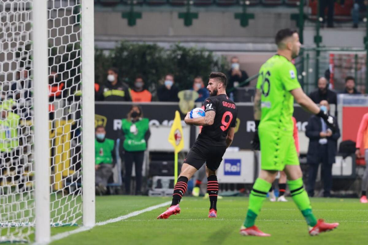 Da 0-2 a 3-2, Verona ko e il Milan vola in testa - 