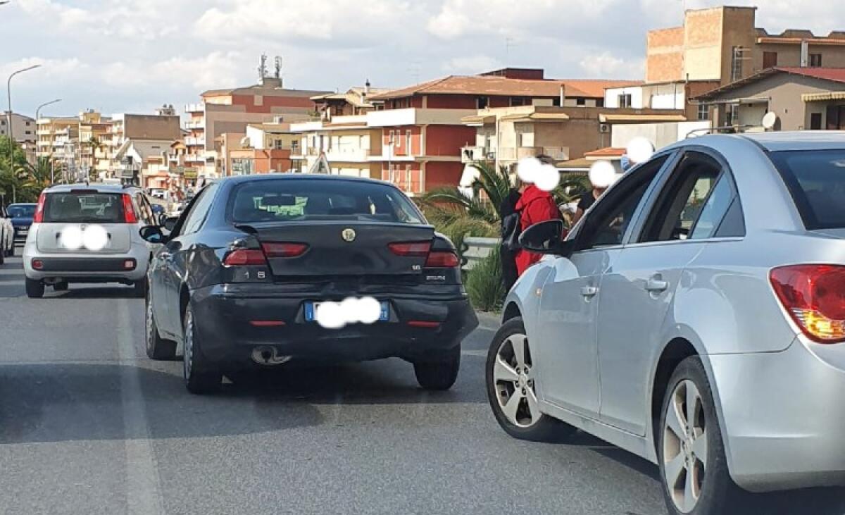 Incidente in via Venezia, auto coinvolte: ci sono feriti - 