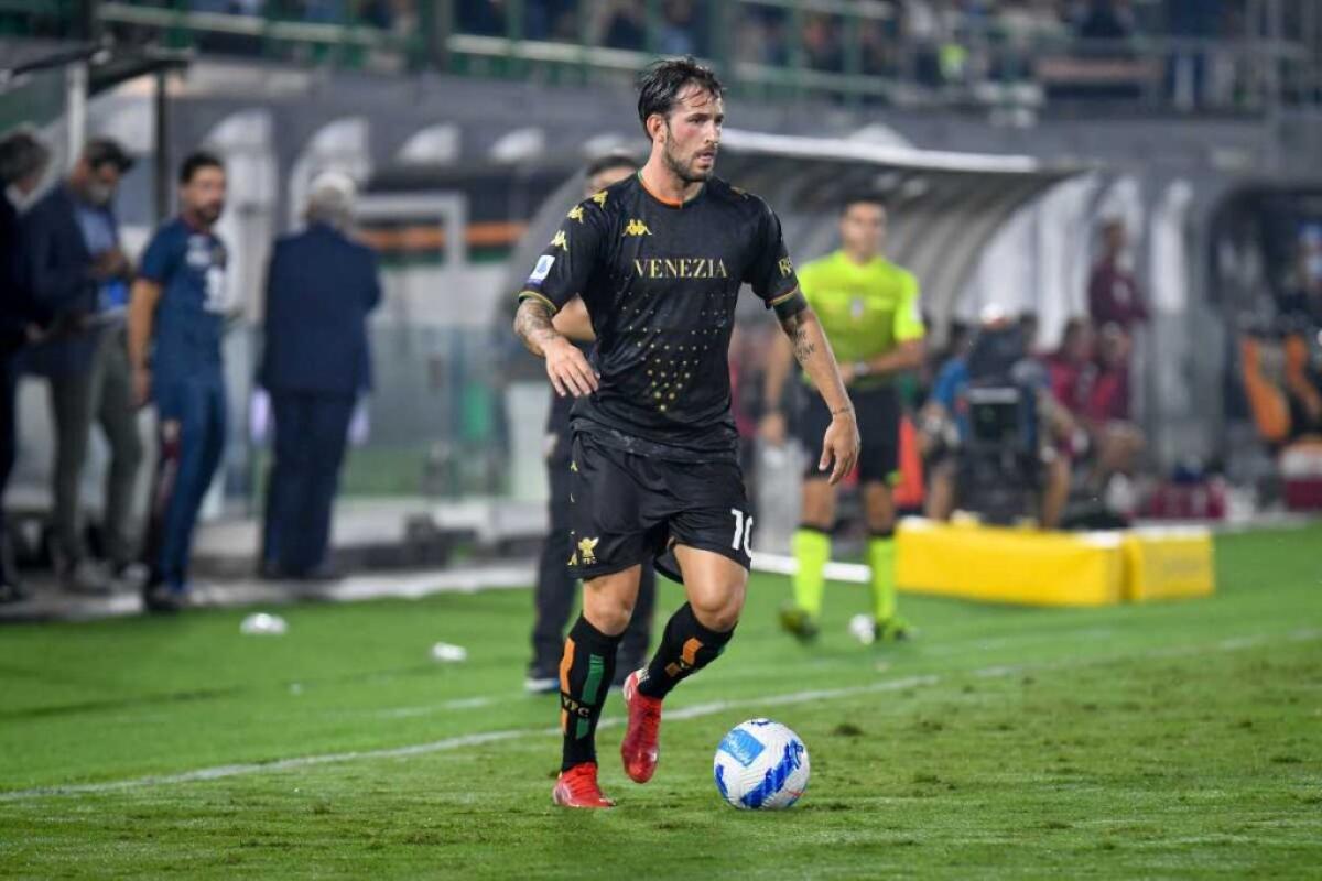 Il posticipo va al Venezia, Aramu stende la Fiorentina - 