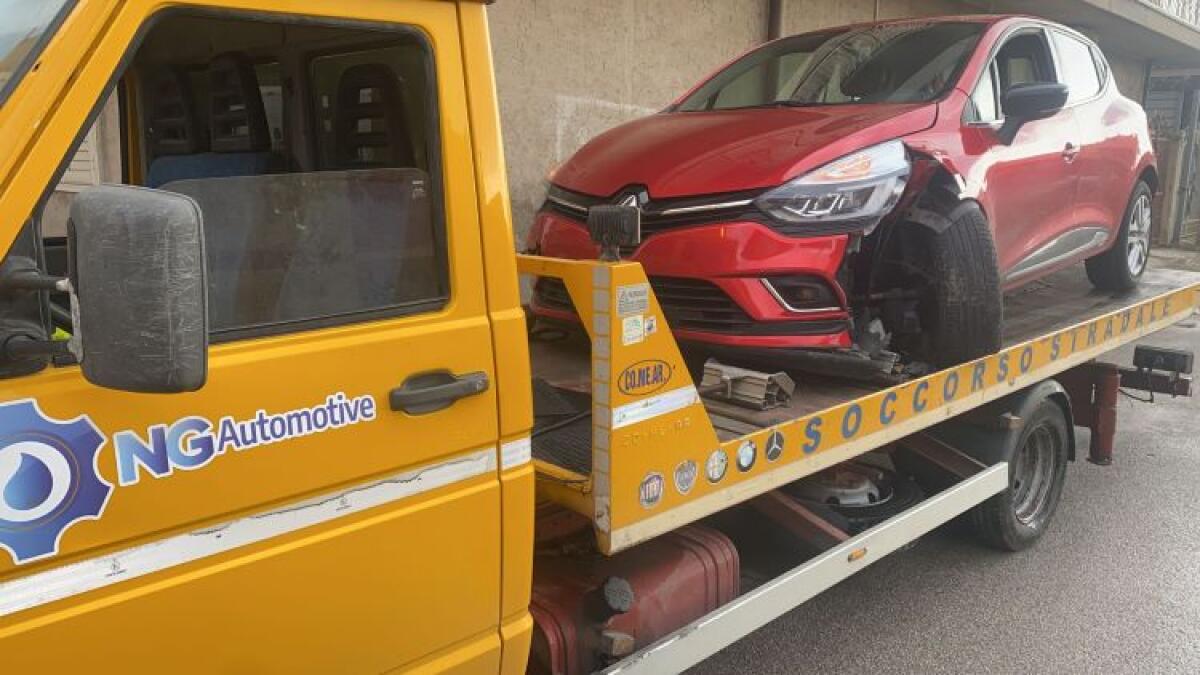 Incidente stradale a Caposoprano, impatto tra due vetture - 