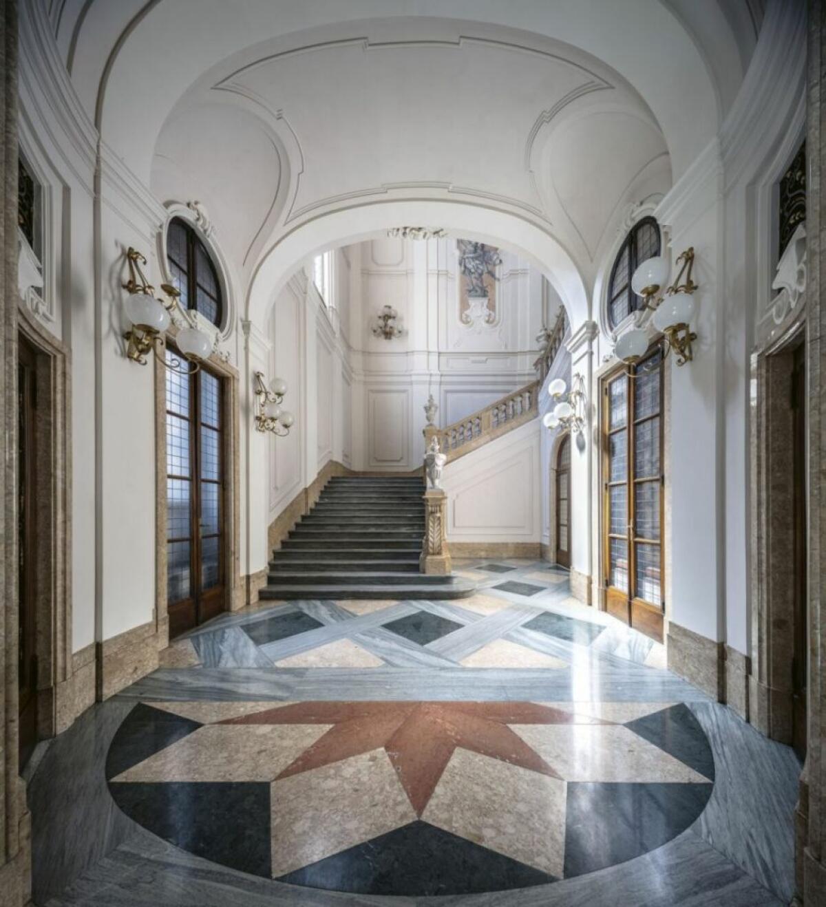 Torino, svelati i segreti di Palazzo Perrone San Martino -