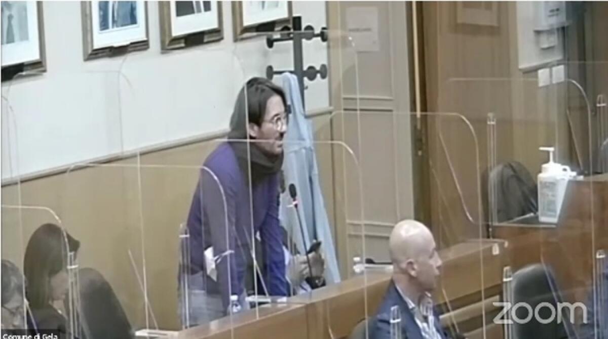 Opposizione abbandona l'aula, "sindaco irrispettoso": 13 pro-Greco approvano gli atti - Il consigliere Pellegrino