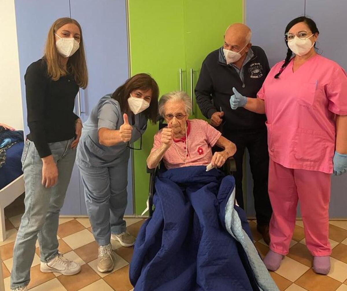 Vaccino, a 107 anni si sottopone a terza dose nel Ragusano - 