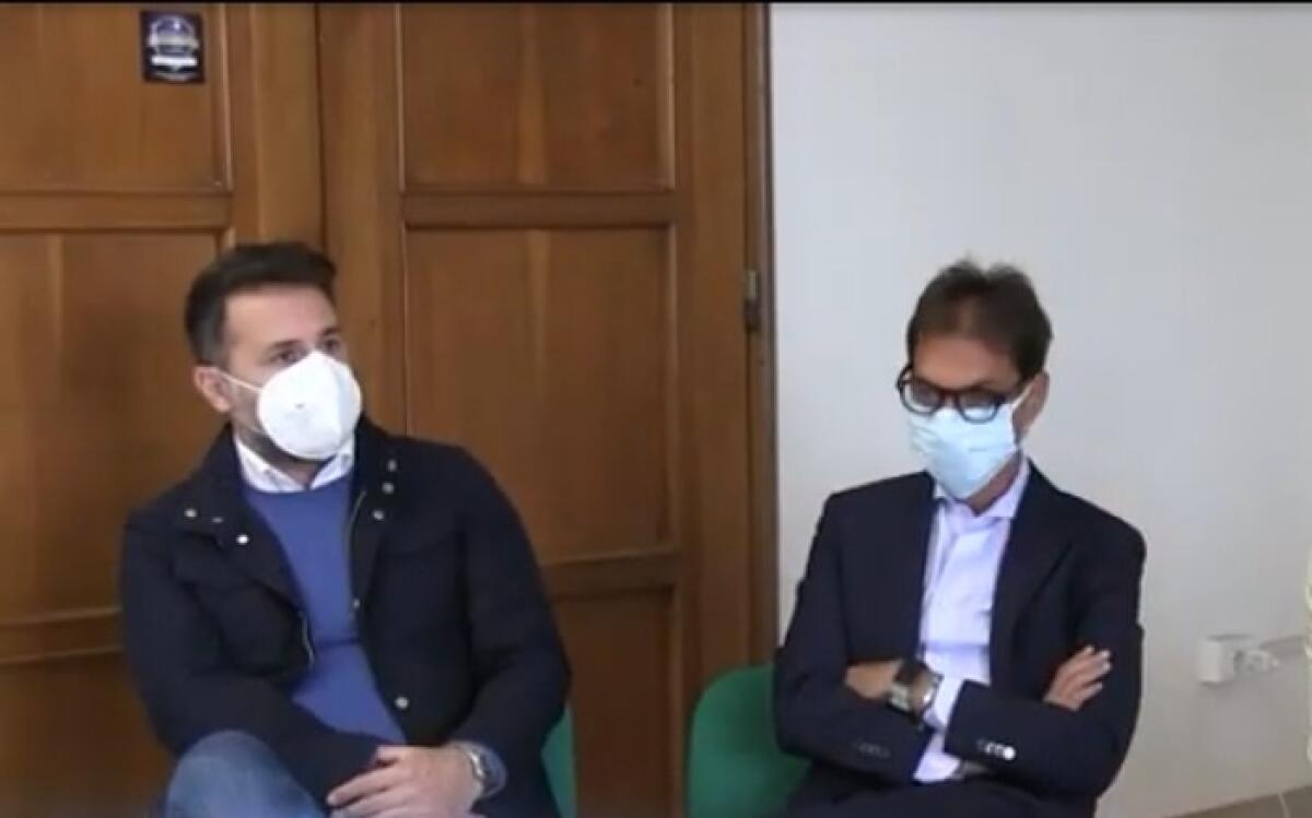 Nuovi contatti Greco-Pd, dem lontani: Di Paola, "giunta? Lavoriamo senza chiedere posti" - Il deputato regionale Nuccio Di Paola e il segretario provinciale dem Peppe Di Cristina