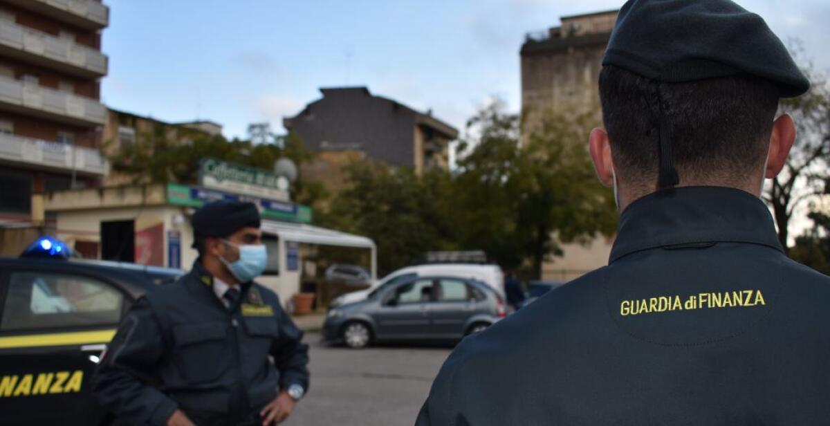 Un carico di Mdma sequestrato dai finanzieri a Caltanissetta, oltre un chilo su un bus - 