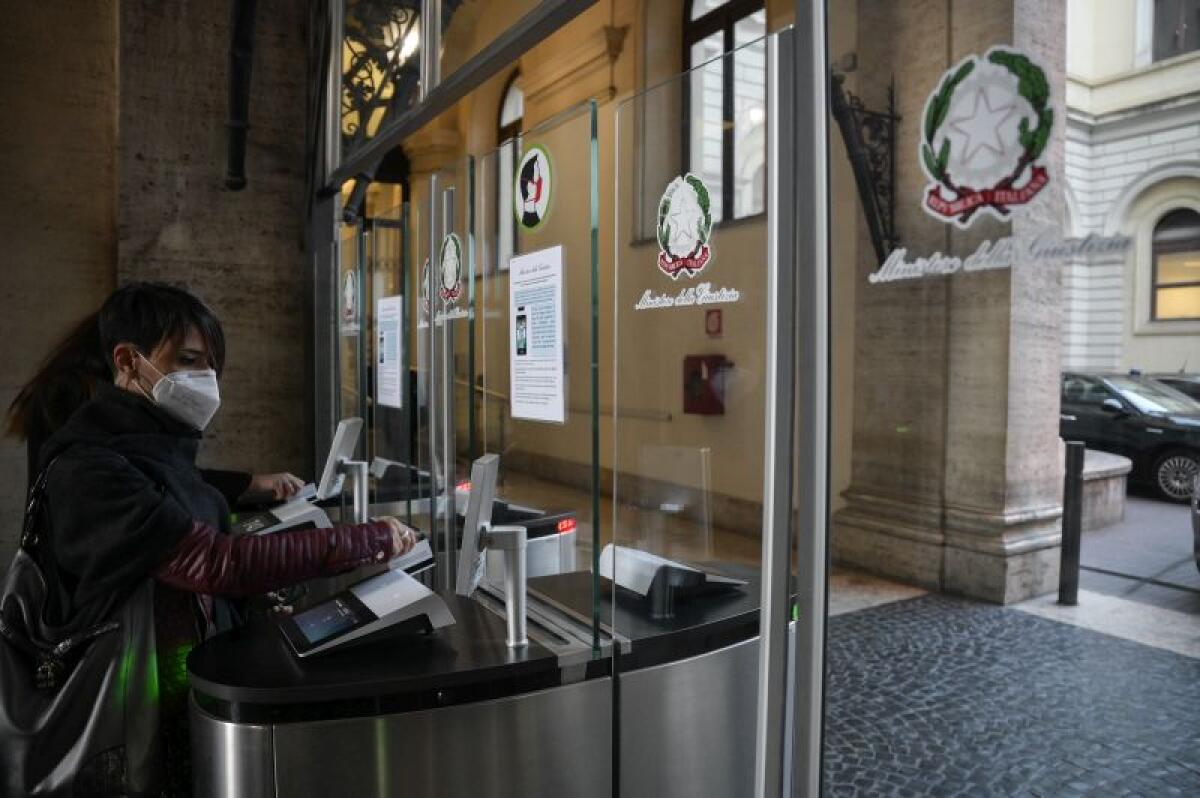 Nel 2020 lavoratori pubblici in crescita - 