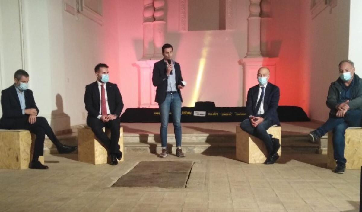 "Timpazzo in area vincolata, non si può ampliare", M5s: "Visione Regione è fallimentare" - Anhce l'assessore Malluzzo ha partecipato alll'assemblea